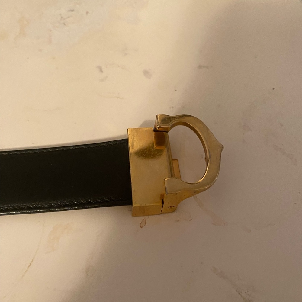 Les must de Cartier logo belt 43 inches large black, condition like new leather